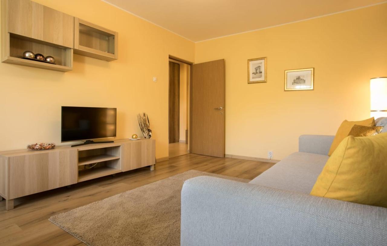 Golden Apartment Baneasa Bucarest Extérieur photo