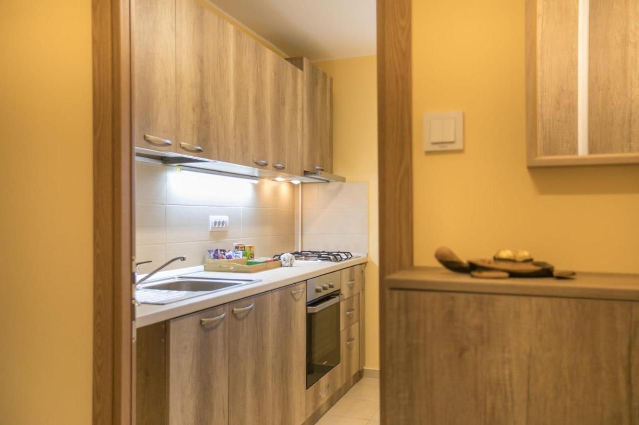 Golden Apartment Baneasa Bucarest Extérieur photo