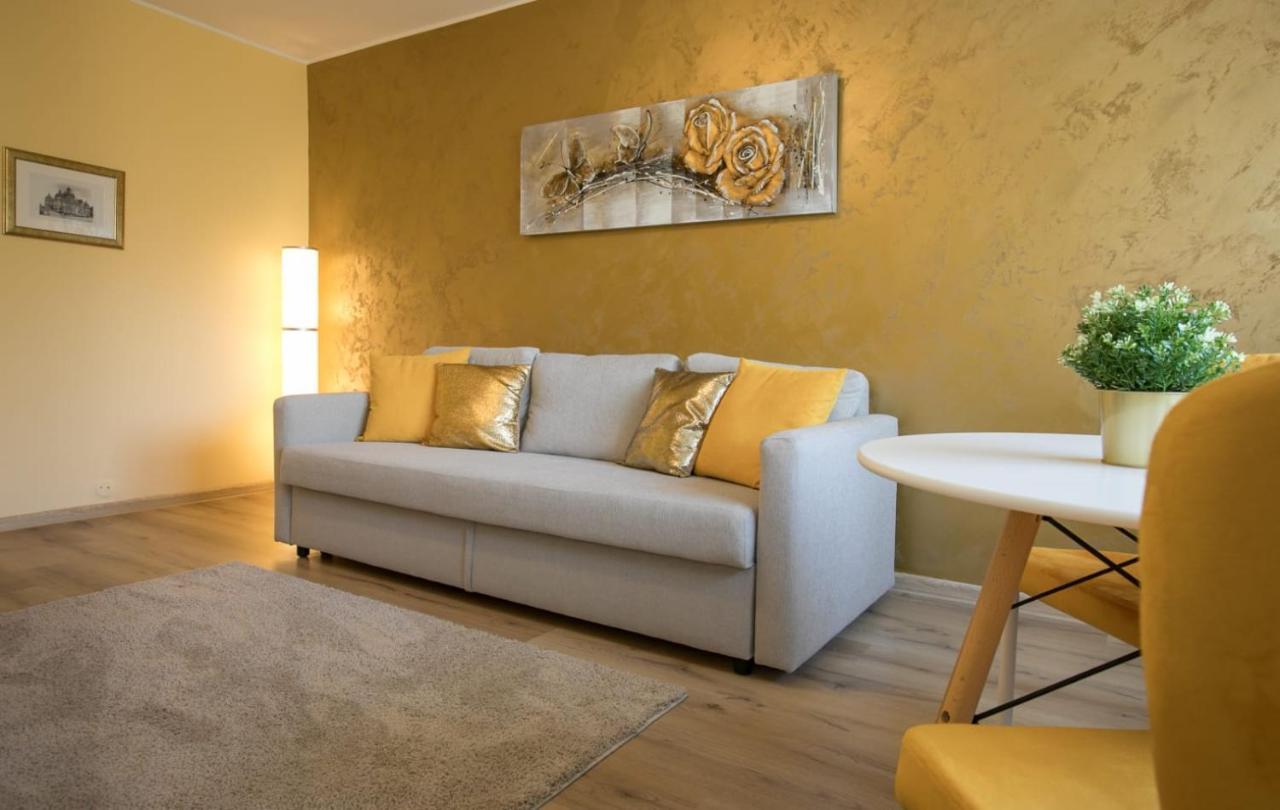 Golden Apartment Baneasa Bucarest Extérieur photo