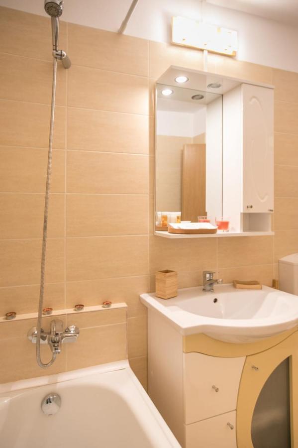 Golden Apartment Baneasa Bucarest Extérieur photo